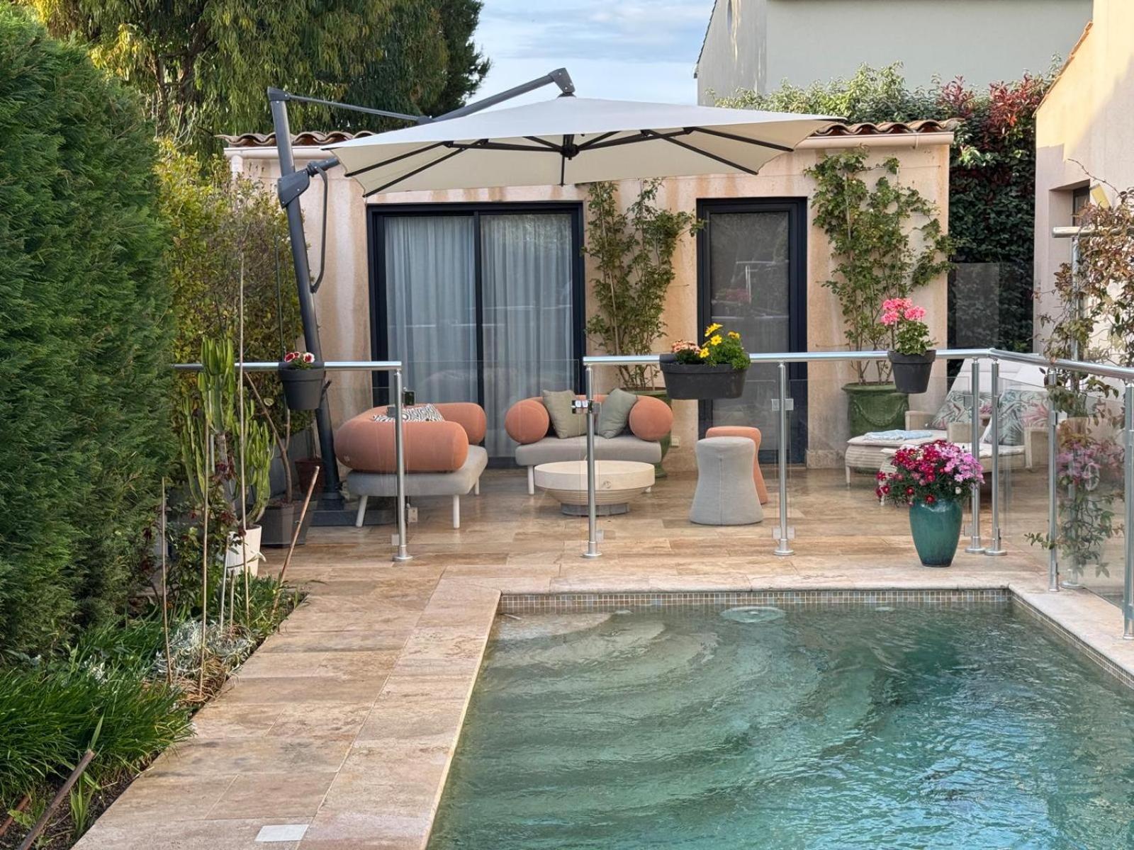 Homestay Elimia Piscine Privee & Chauffee